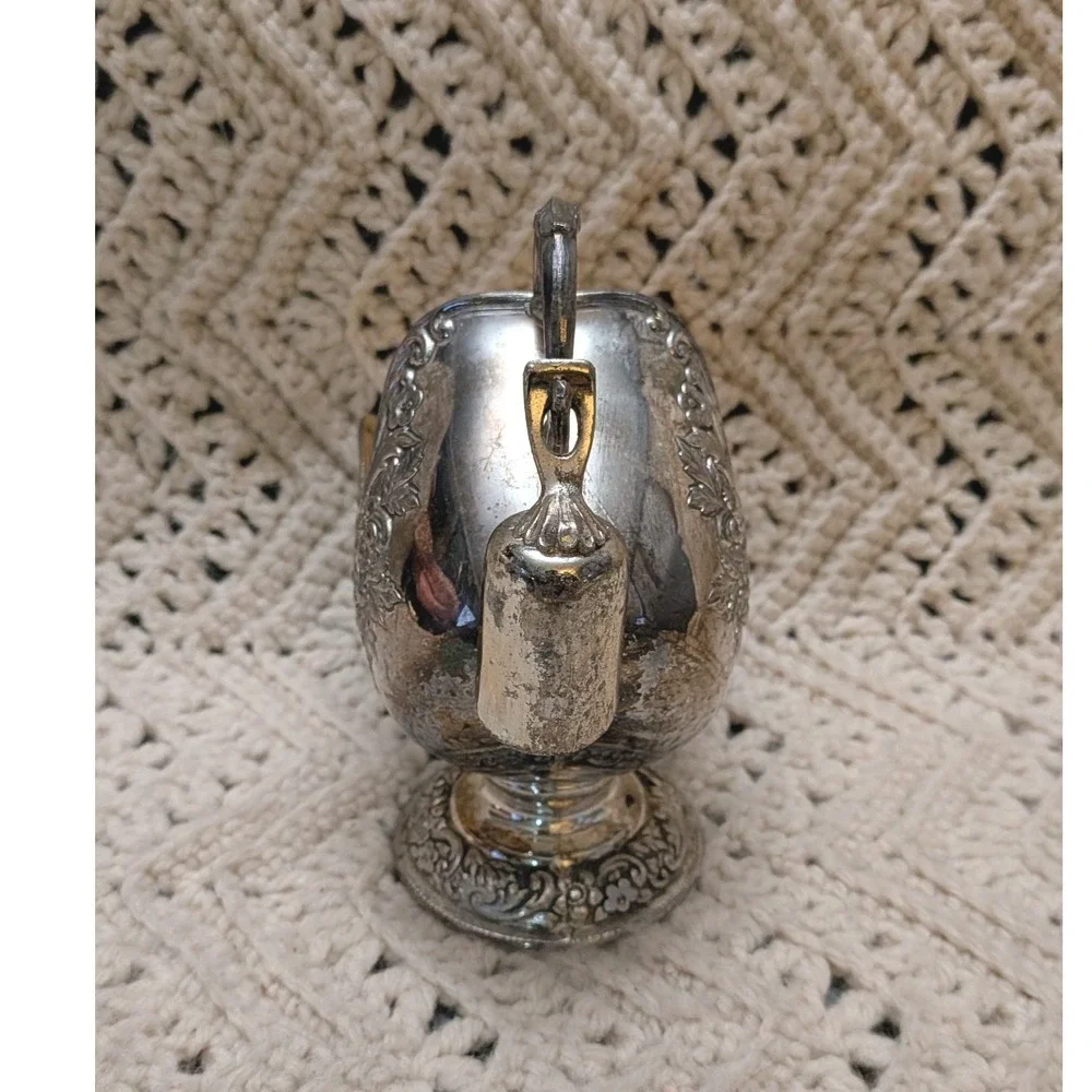 Leonard Silverplate Sugar Scuttle Floral Repousse Gold Wash Interior with Scoop